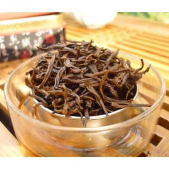 Красный чай Цзянси Сяо Цзинь Я «Маленькие Золотые Почки из провинции Цзянси»
