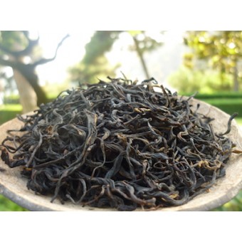 Тайваньский красный чай Жиюэтань Хунча «Чай с озера Солнца и Луны»