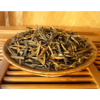 Красный чай Фэнцин Хун Цзянь «Красные стрелы из Фэнцина»