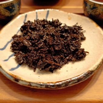 Чёрный шу пуэр TAETEA «7572» мини-блин 150гр. 