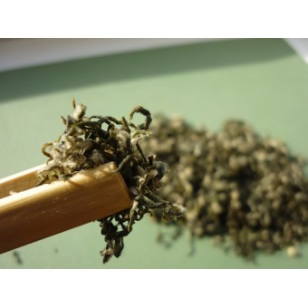 Зеленый чай Дун Тин Би Ло Чунь «Изумрудные спирали весны»