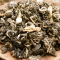 Купить Жасминовый зелёный чай Моли Би Ло Чунь «Жасминовые спирали весны»